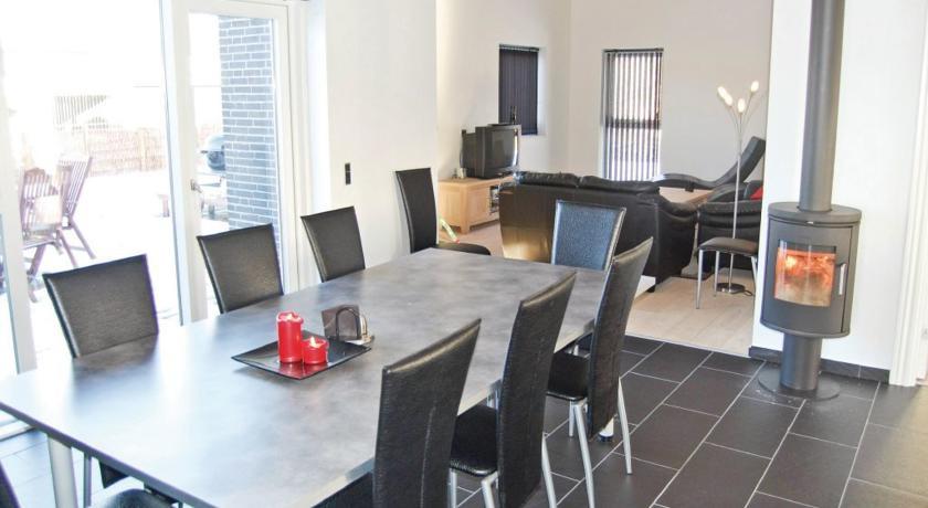 Semesterbostad 8 Person In Hovborg