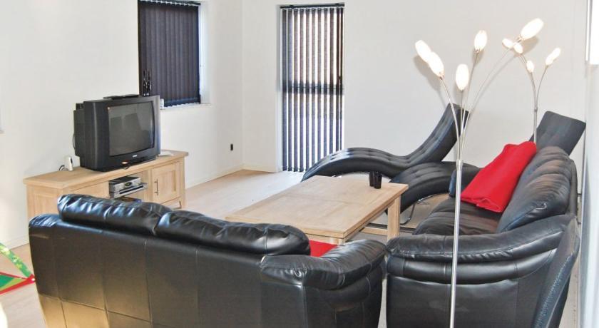 8 Person In Semesterbostad Hovborg
